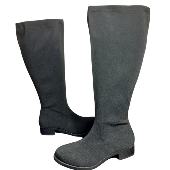 torrid Shoes - Torrid NWOT knee high black boots